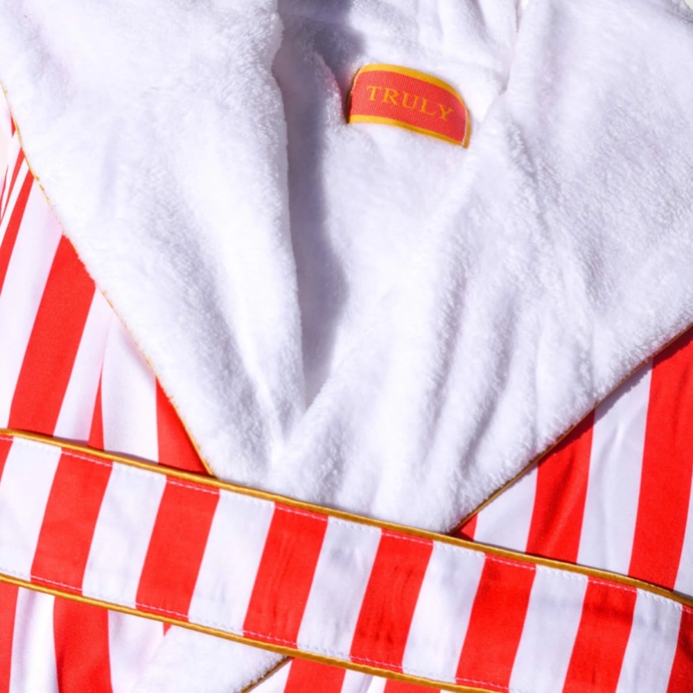 Truly Signature VIP Collection Bath Robe - Picture 6 of 14